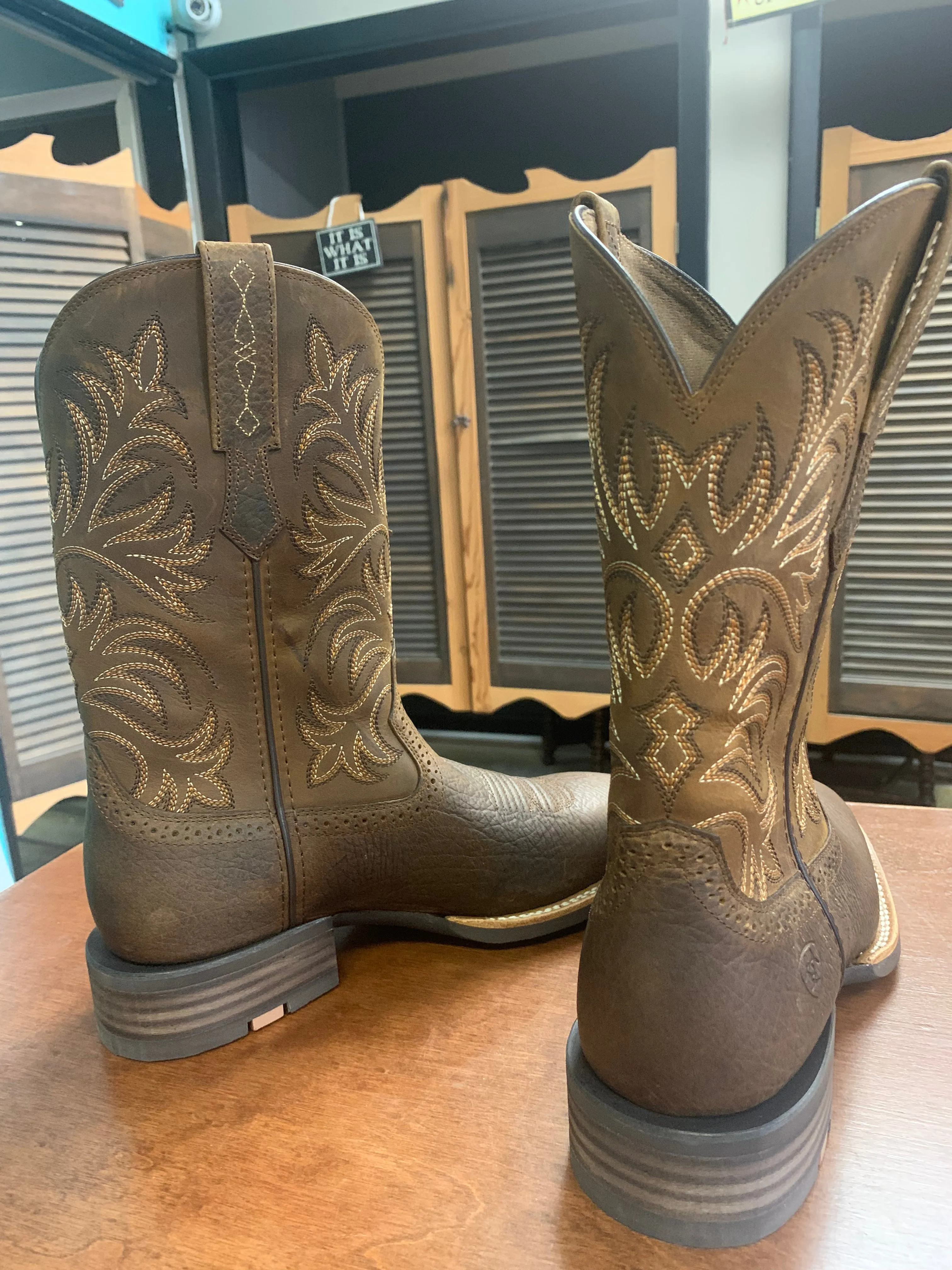 Ariat Men's Oakwood Distressed Western Boots - Broad Square Toe