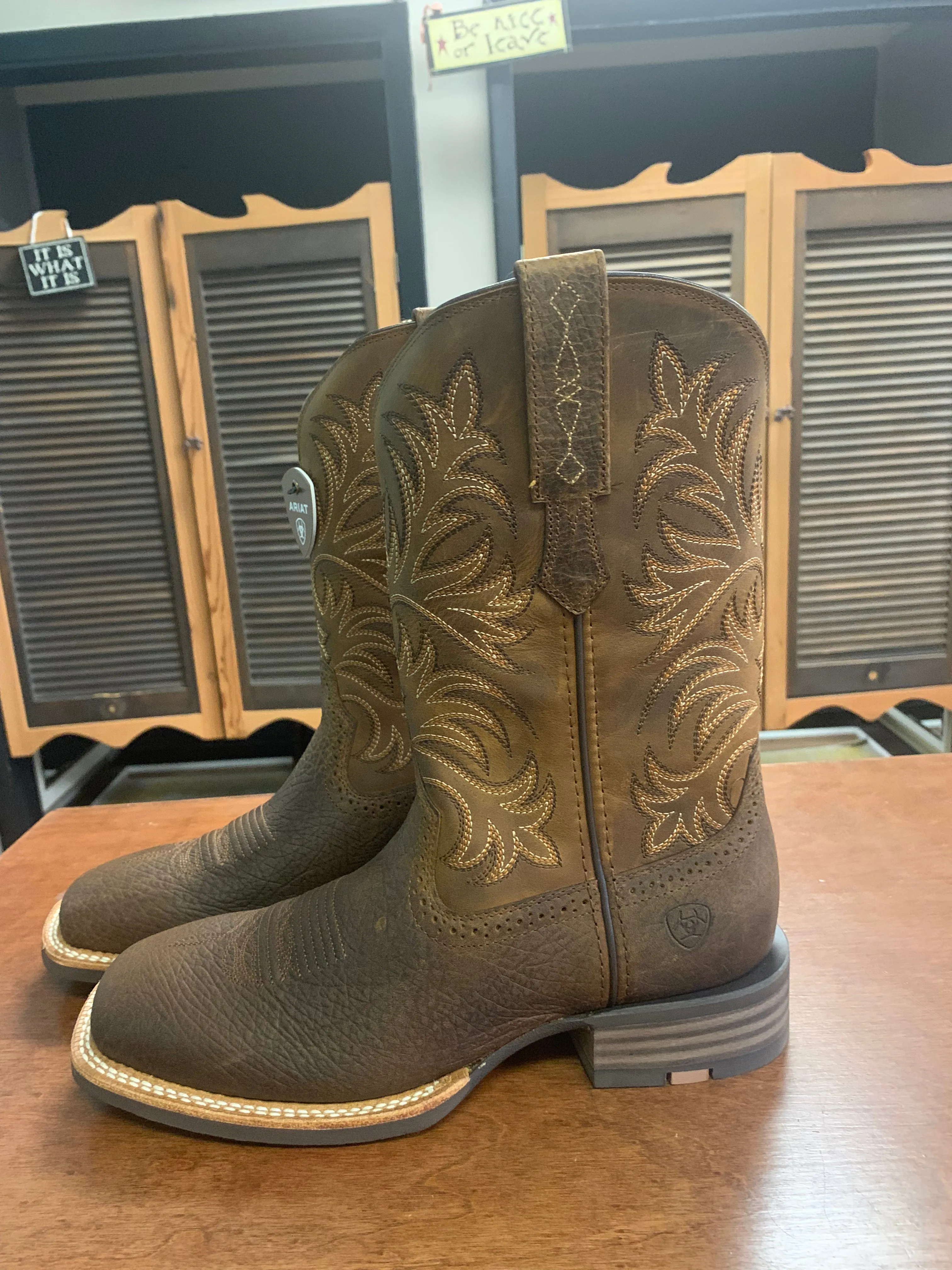 Ariat Men's Oakwood Distressed Western Boots - Broad Square Toe