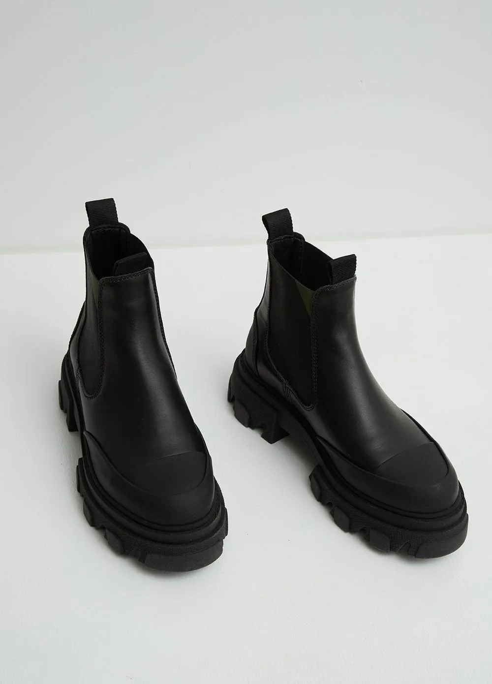 Low Chelsea Boots