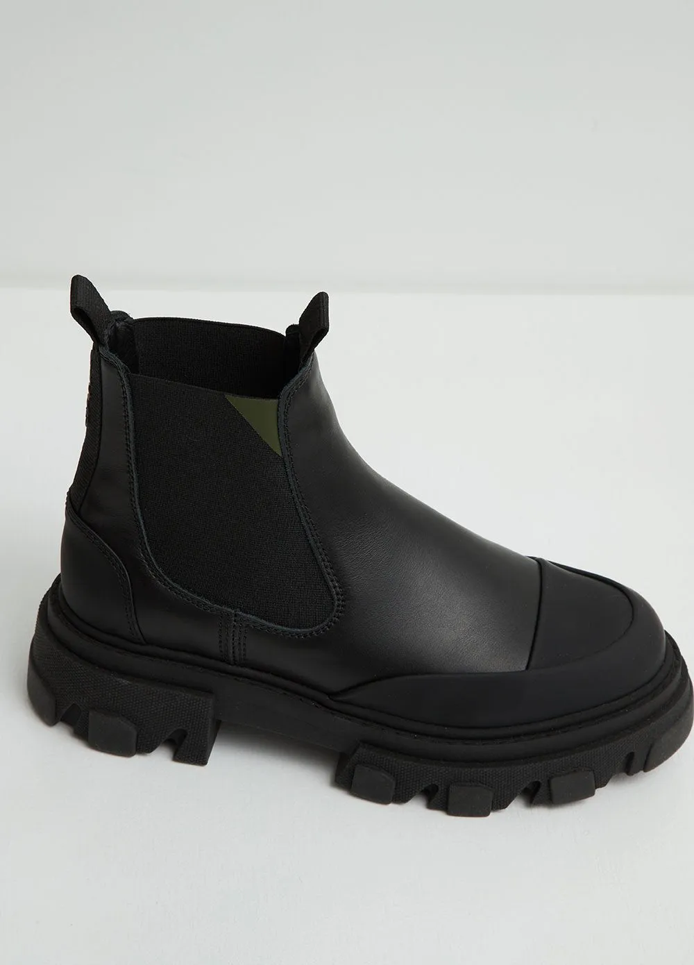 Low Chelsea Boots