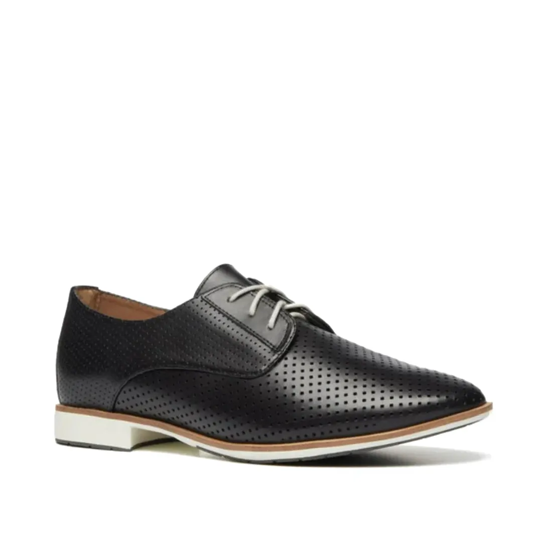 Olivia Derby Flat