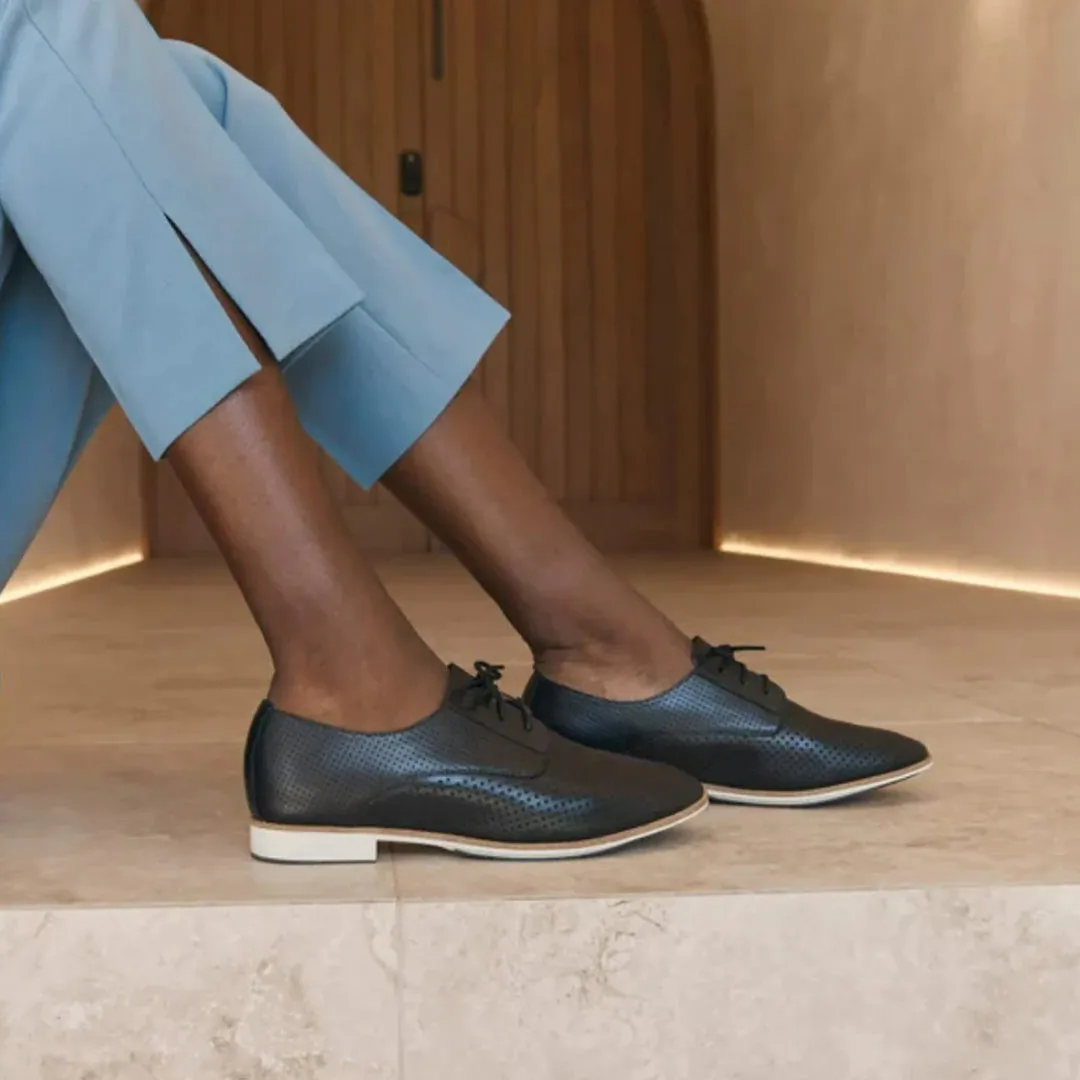 Olivia Derby Flat